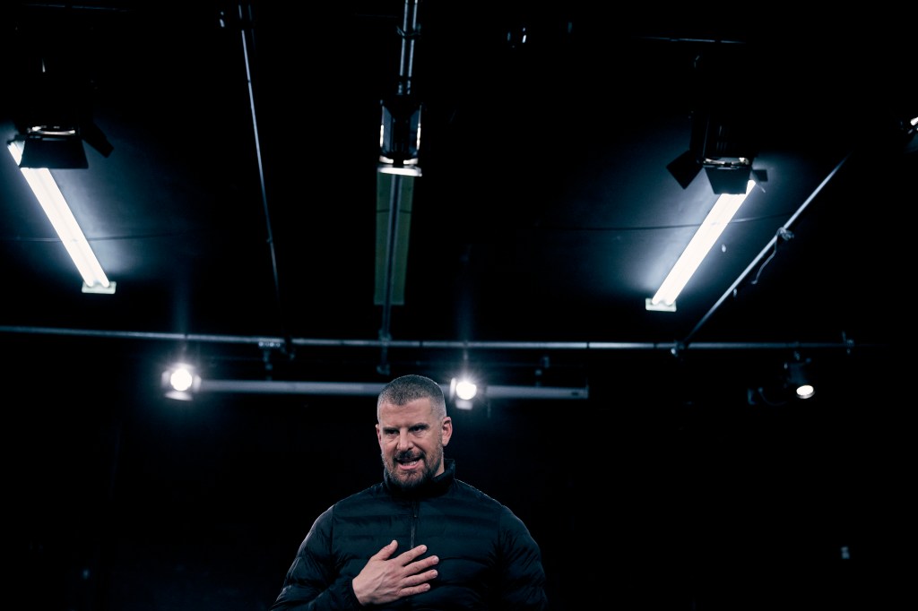 Alexis Gregory in Smoke, Omnibus theatre by Martin Perry